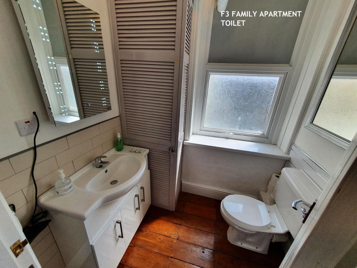 Cozy Townhouse: Barry's Film Location Retreat Apartment Exterior photo